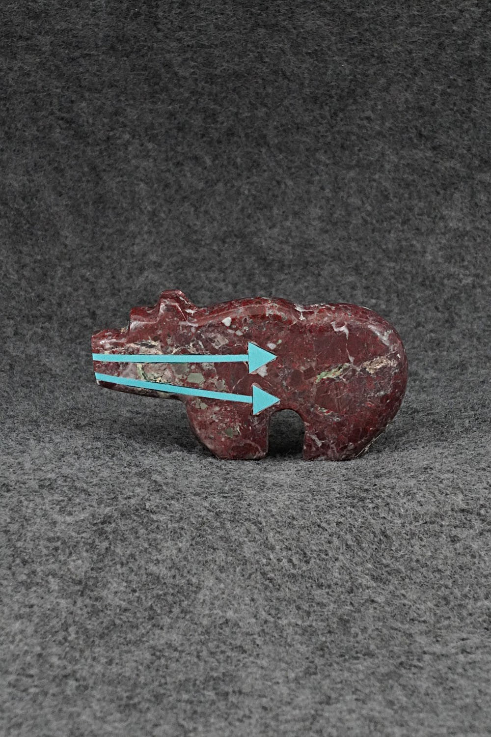 Bear Zuni Fetish Carving - Bernard Laiwakete