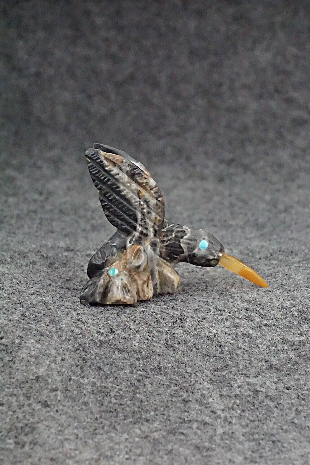 Hummingbird Zuni Fetish Carving - Wilfred Cheama