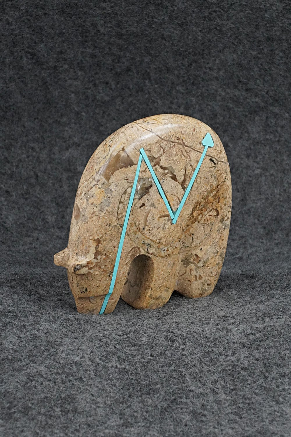 Bear Zuni Fetish Carving - Kenric Laiwakete