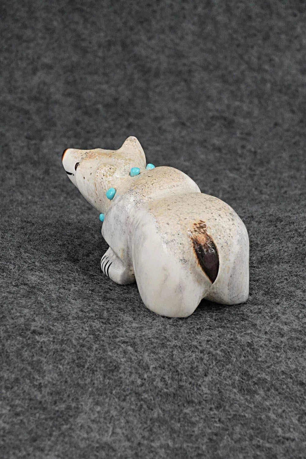 Bear Zuni Fetish Carving - Claudia Peina