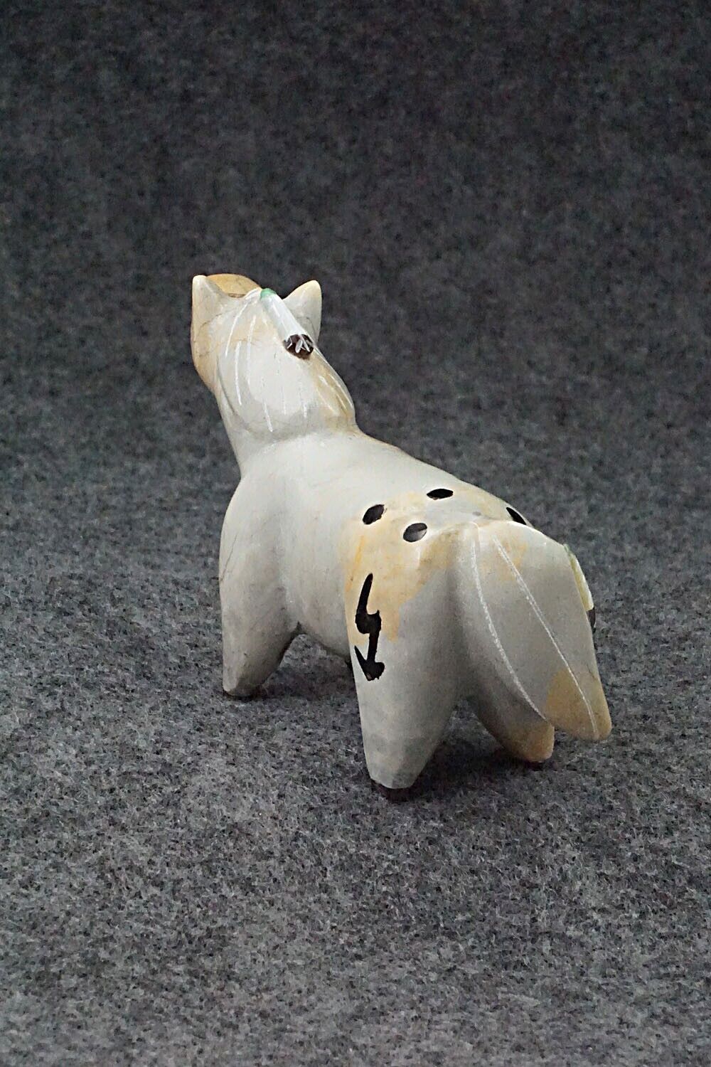 Horse Zuni Fetish Carving - Enrike Leekya