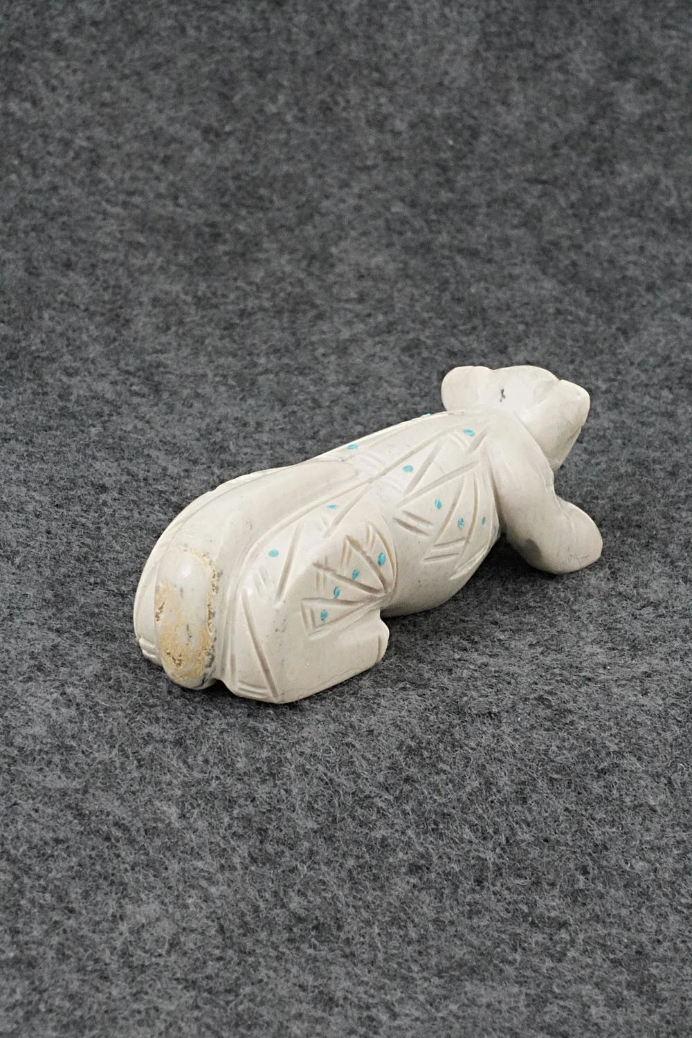 Mountain Lion Zuni Fetish Carving - Adrian Cachini