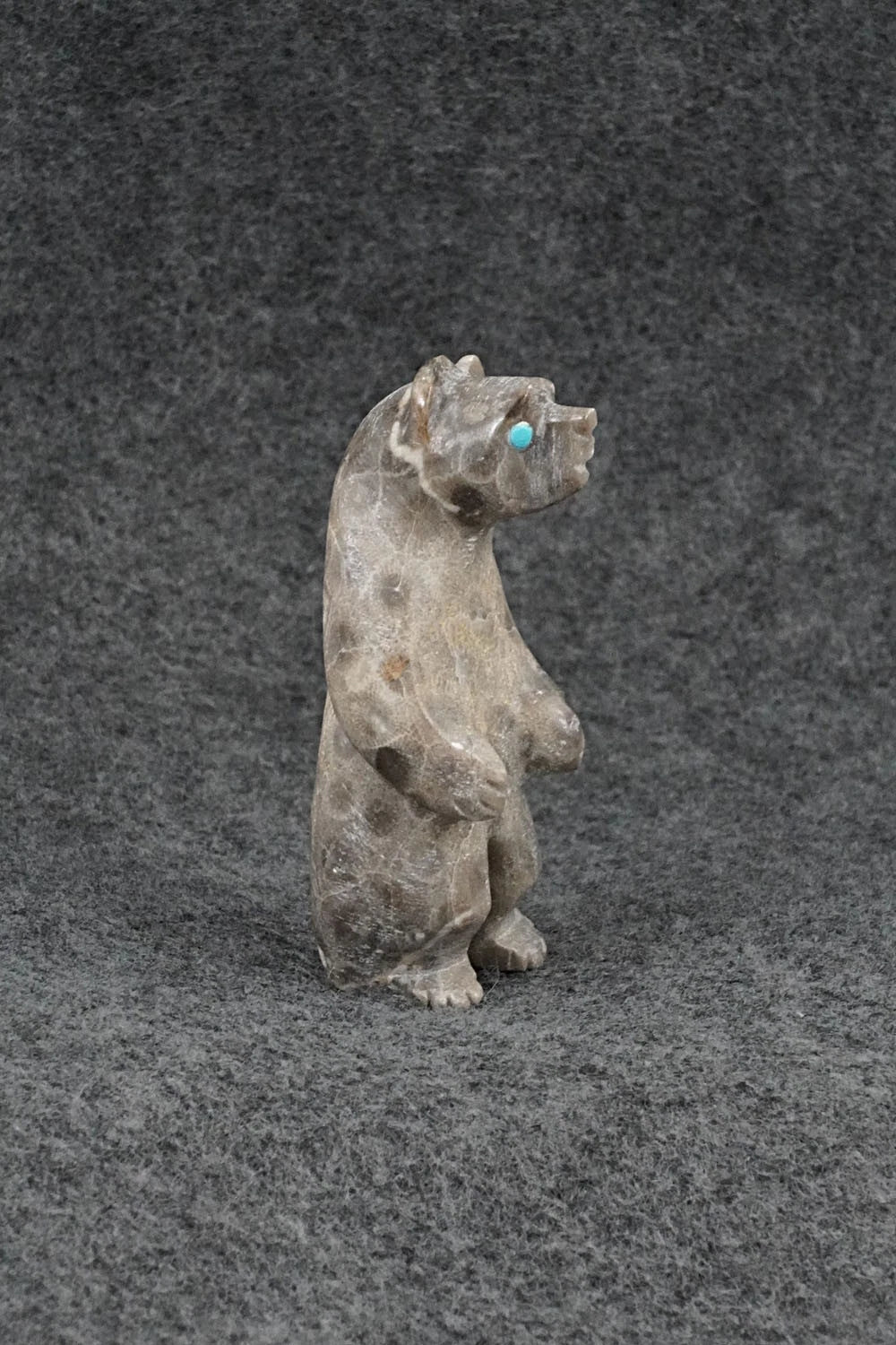 Bear Zuni Fetish Carving - Ronnie Lunasee