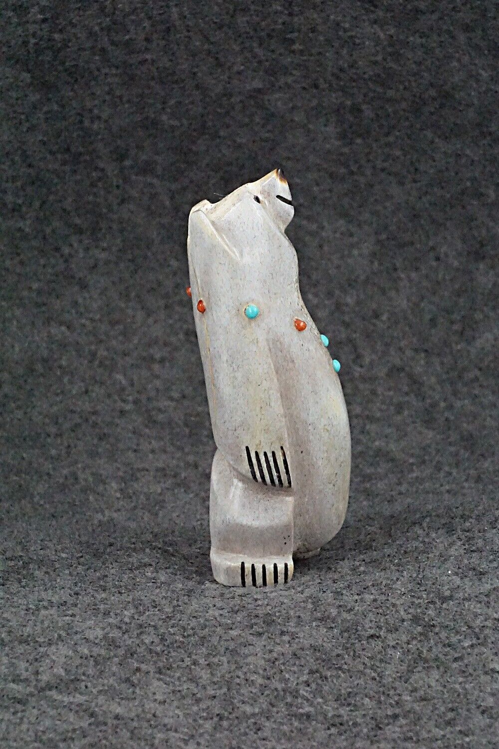 Bear Zuni Fetish Carving - Claudia Peina