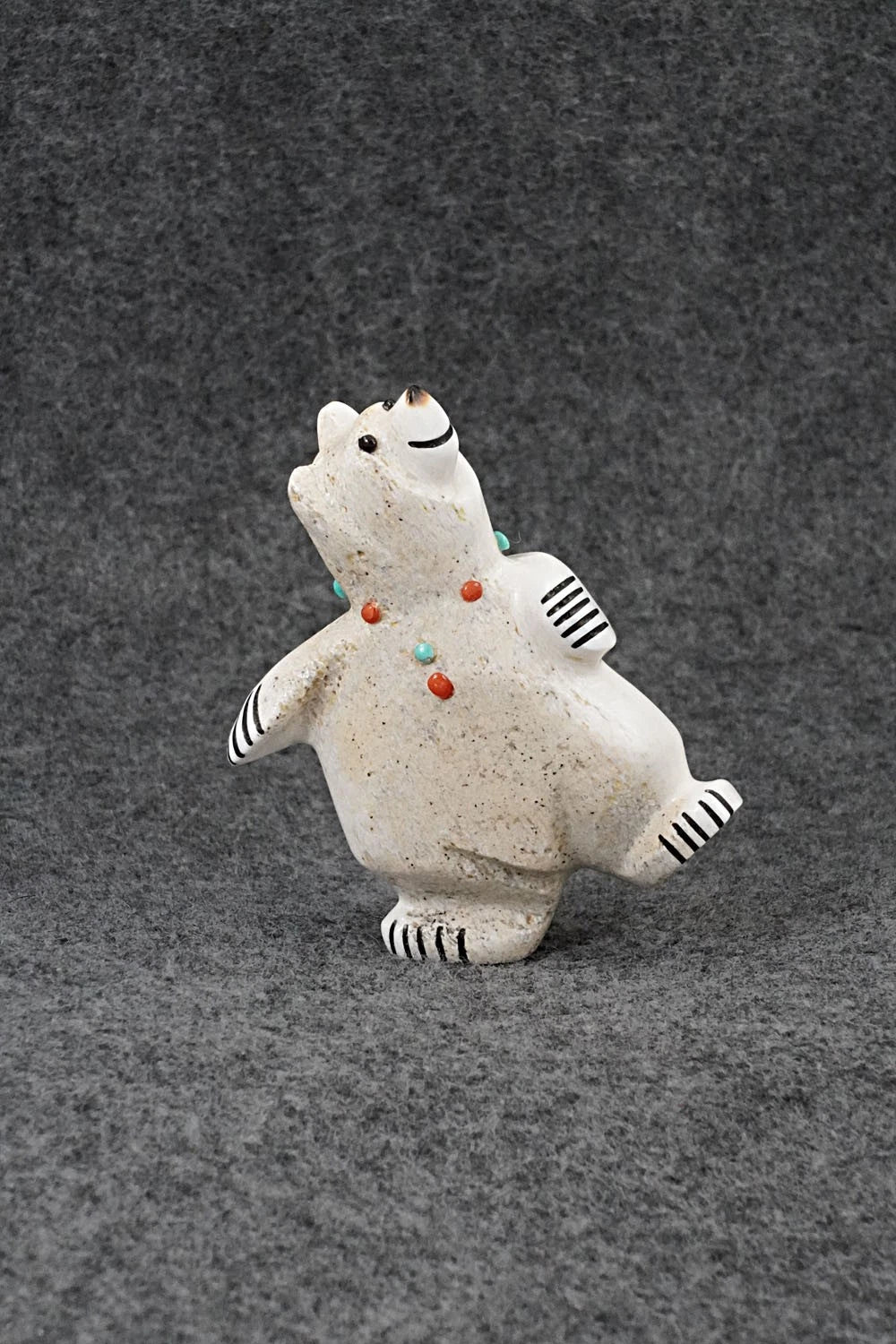 Bear Zuni Fetish Carving - Claudia Peina