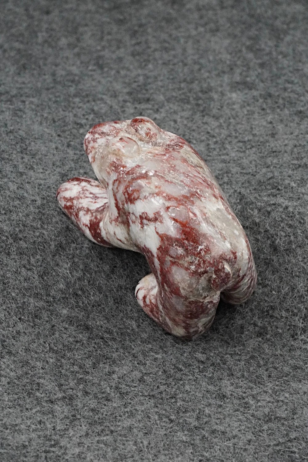Bear Zuni Fetish Carving - Rick Kallestewa