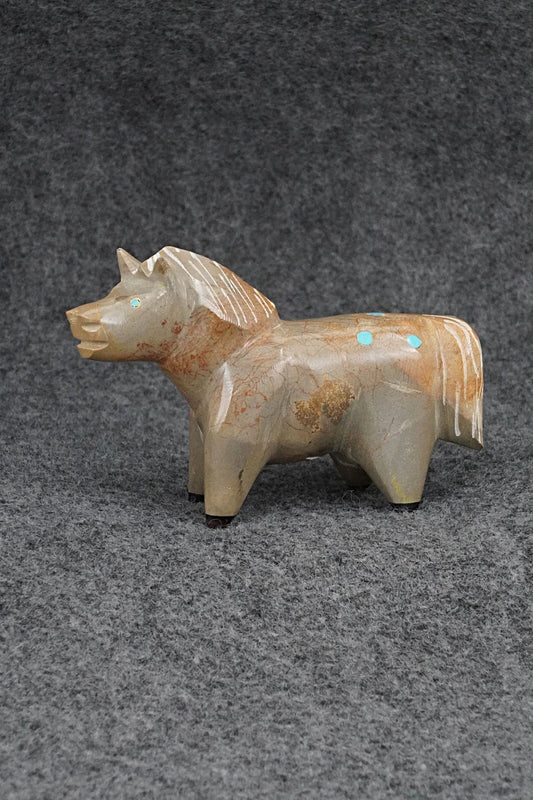 Horse Zuni Fetish Carving - Enrike Leekya