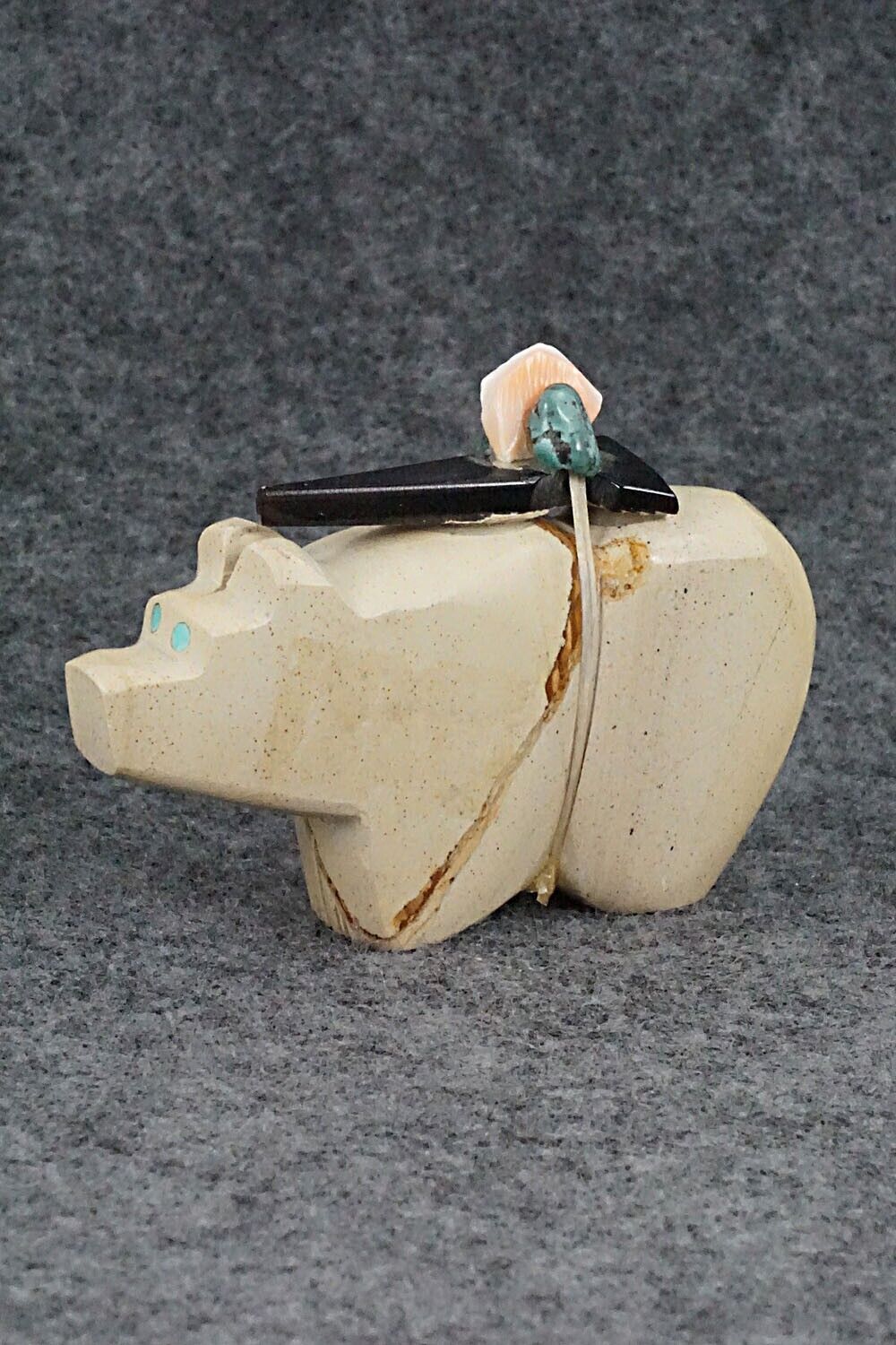 Bear Zuni Fetish Carving - Bernard Laiwakete