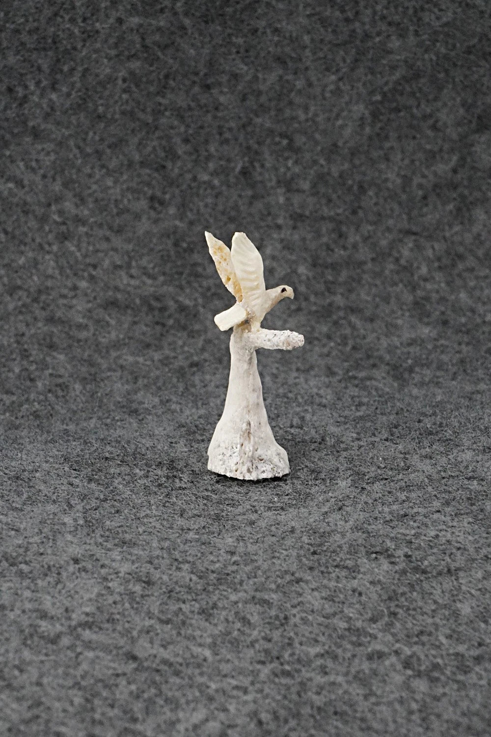 Eagle Zuni Fetish Carving - Ruben Najera