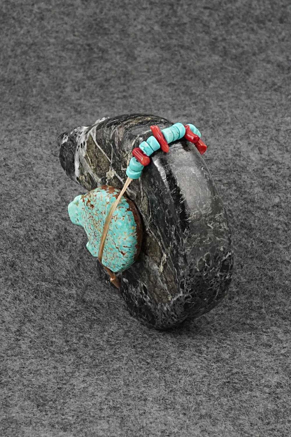 Bear Zuni Fetish Carving - Farlan & Paulette Quam