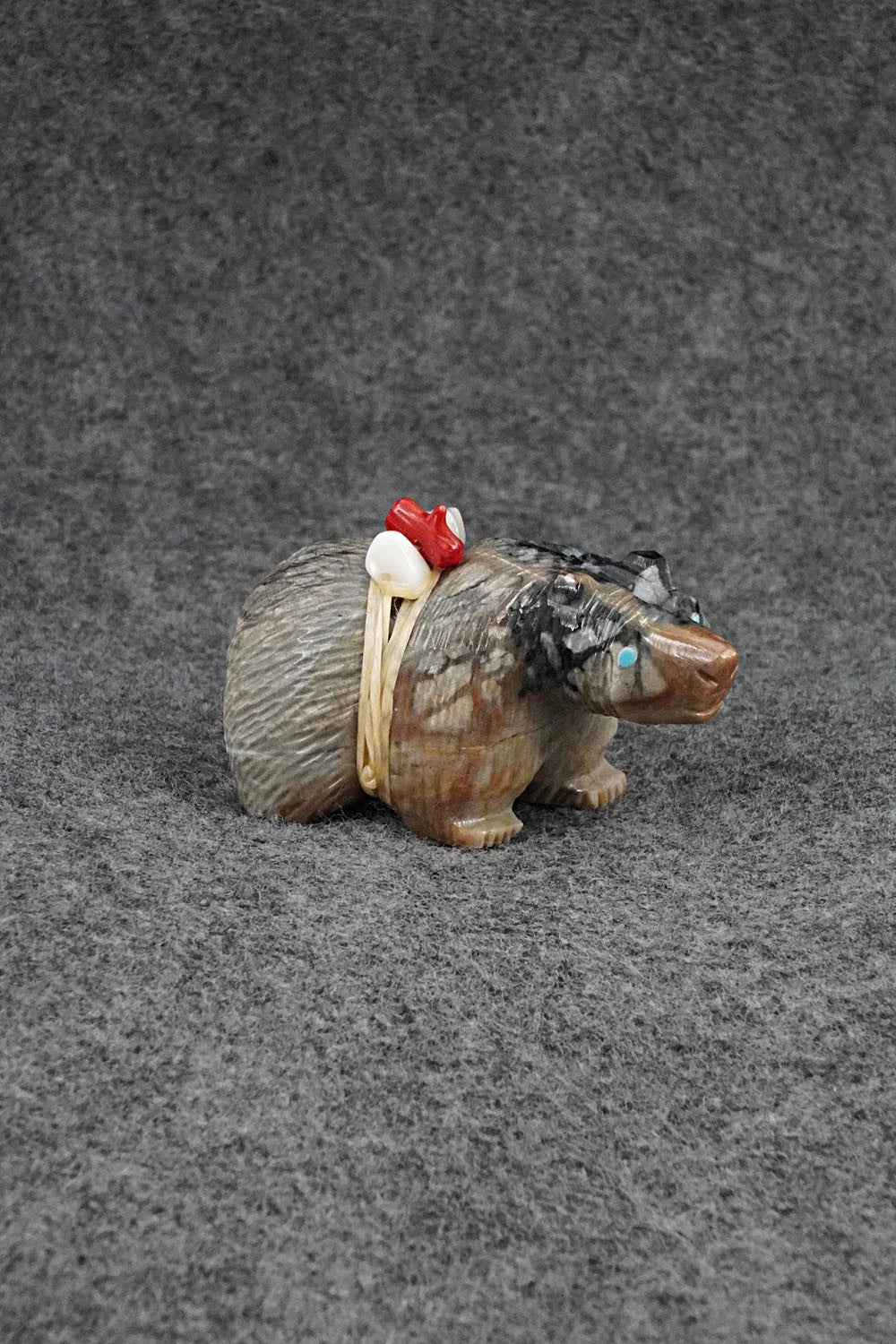 Bear Zuni Fetish Carving - Farlan & Paulette Quam