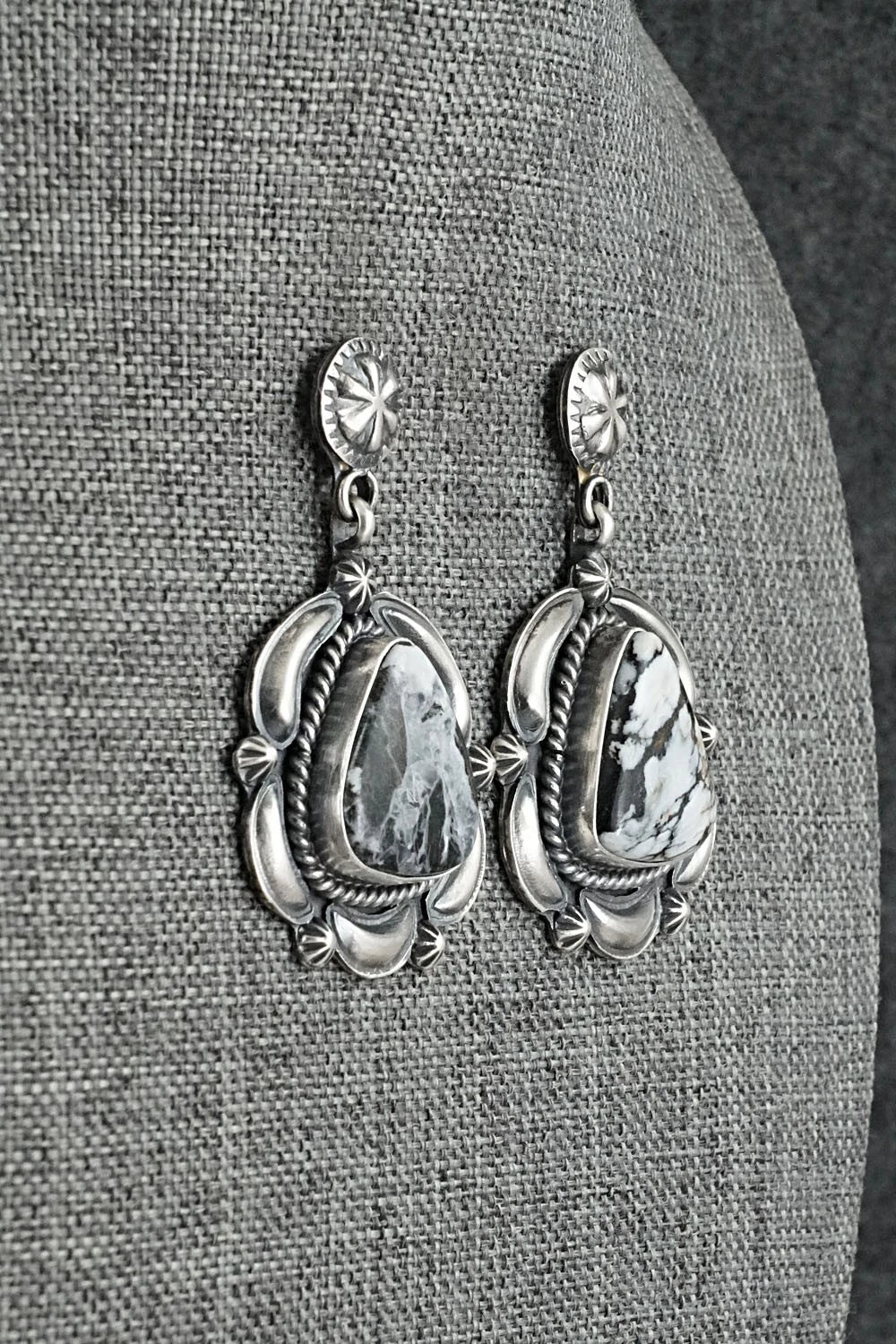 White Buffalo & Sterling Silver Necklace and Earrings Set - Raymond Delgarito