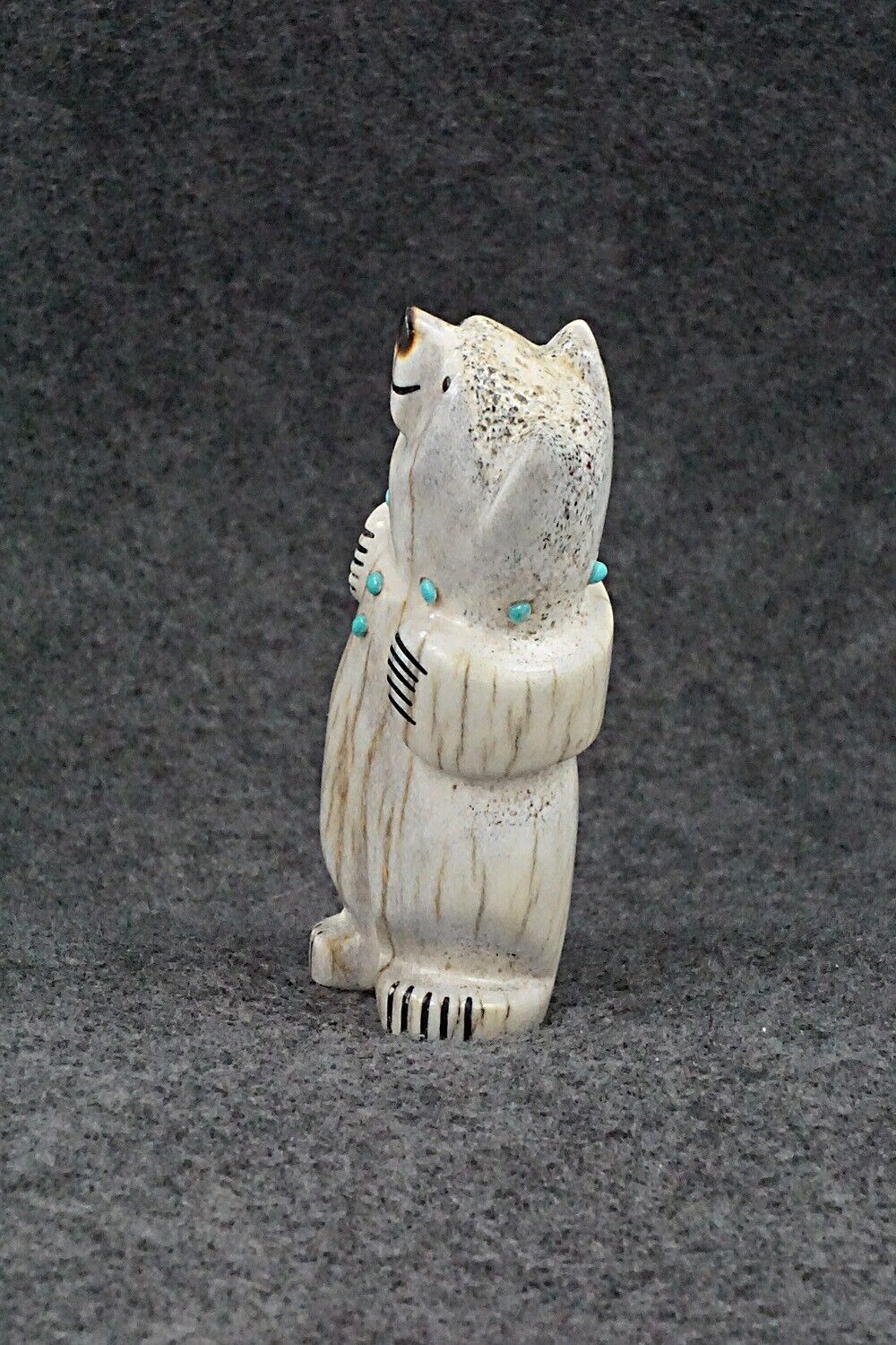 Bear Zuni Fetish Carving - Claudia Peina