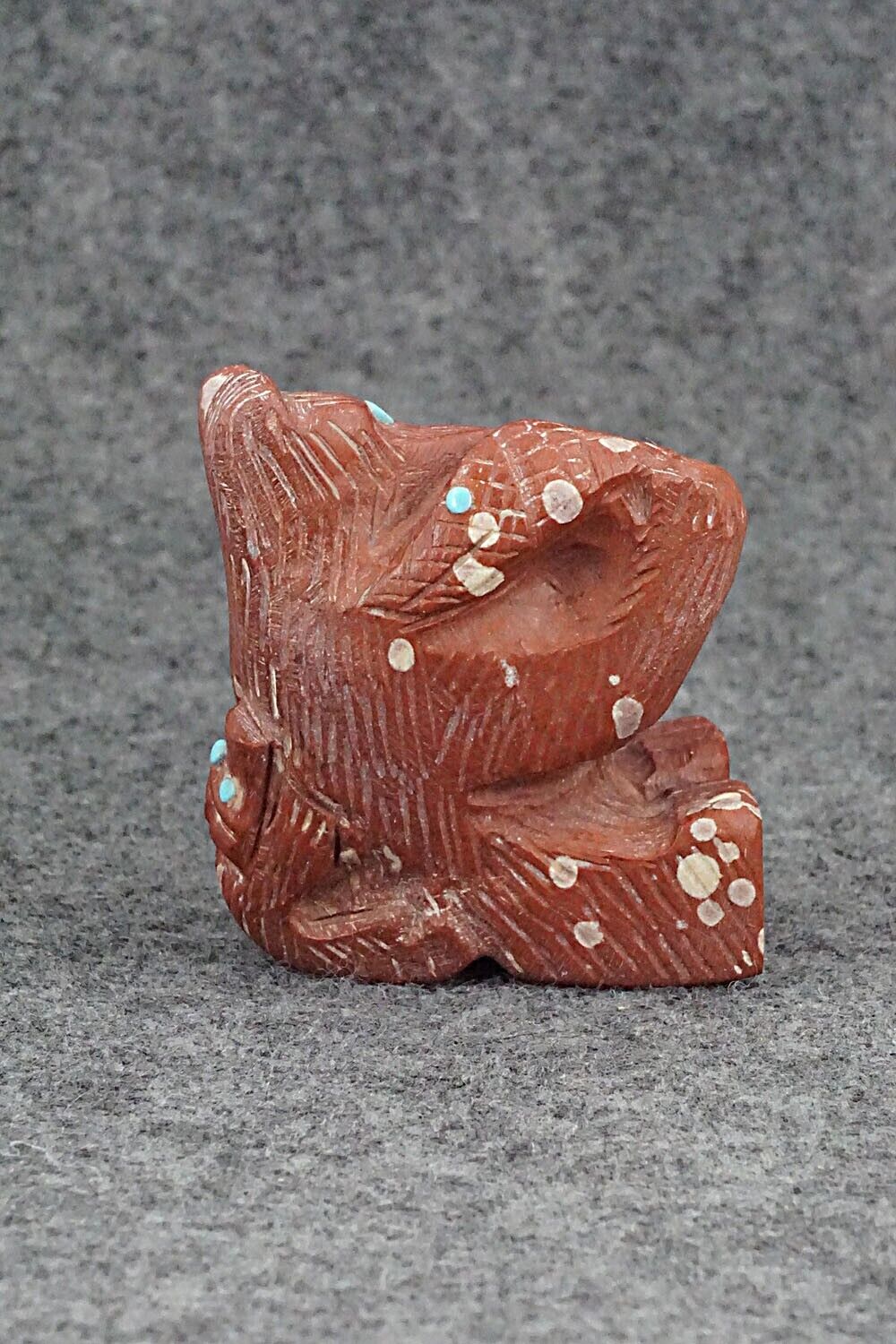 Bear with Fish Zuni Fetish Carving - Carlton Kaamasee