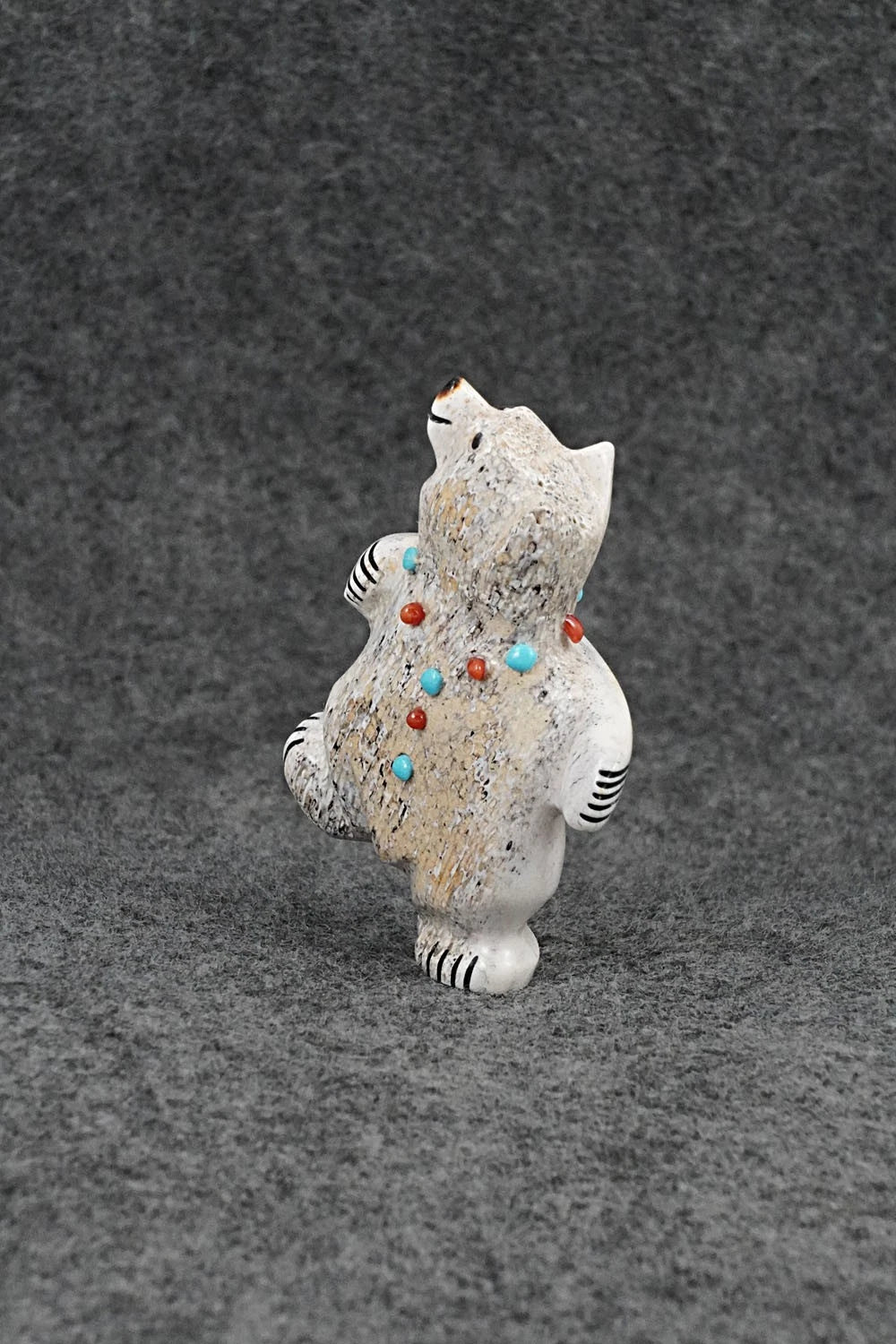 Bear Zuni Fetish Carving - Claudia Peina