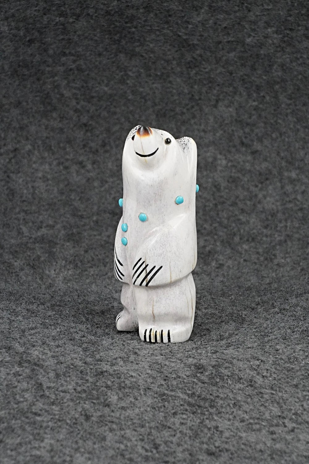 Bear Zuni Fetish Carving - Claudia Peina