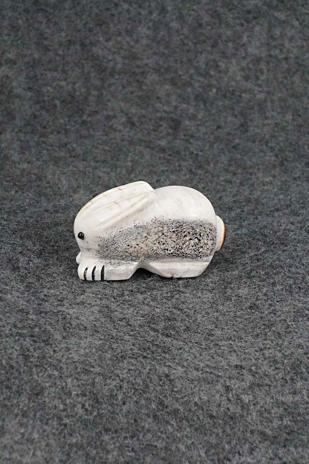 Rabbit Zuni Fetish Carving - Claudia Peina