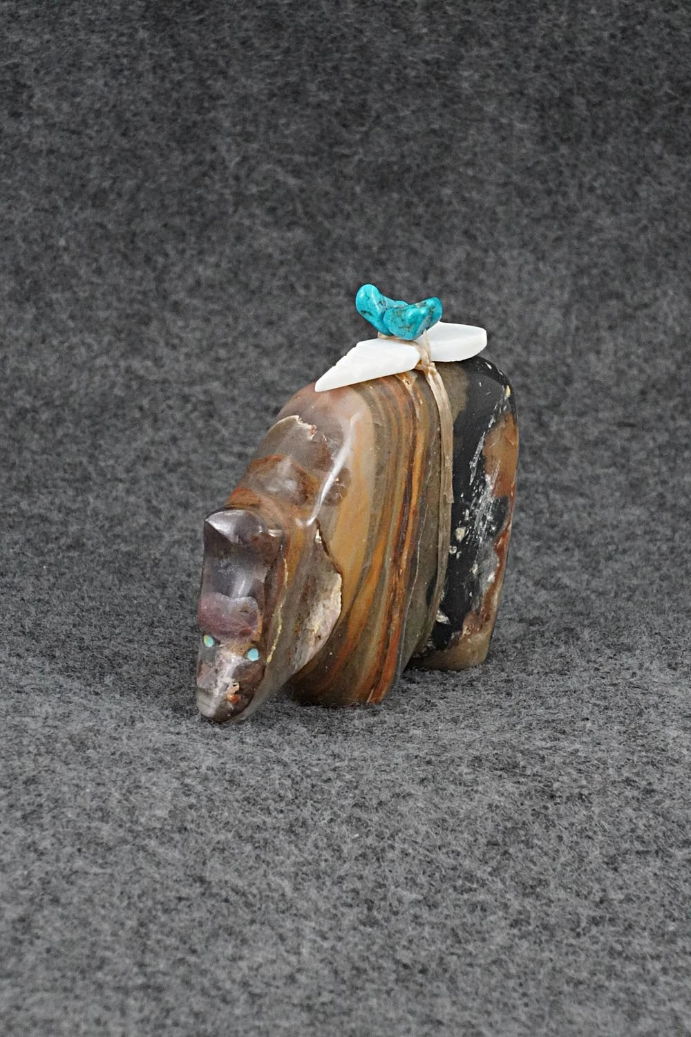 Bear Zuni Fetish Carving - Daphne Quam