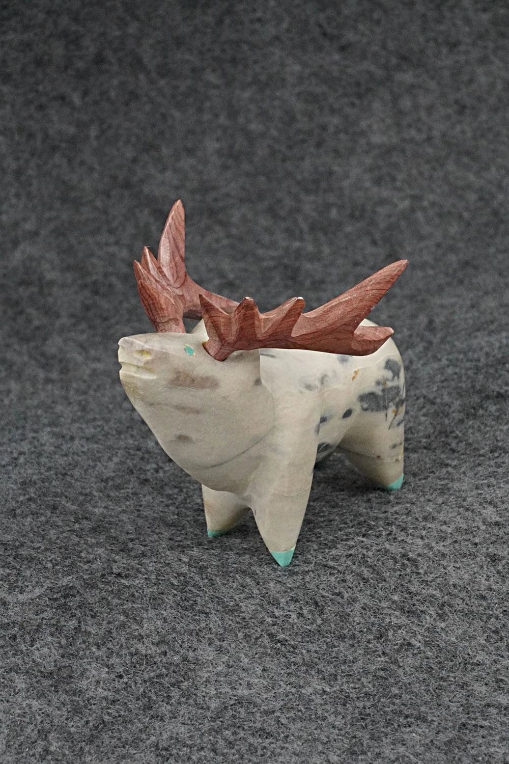 Moose Zuni Fetish Carving - Enrike Leekya