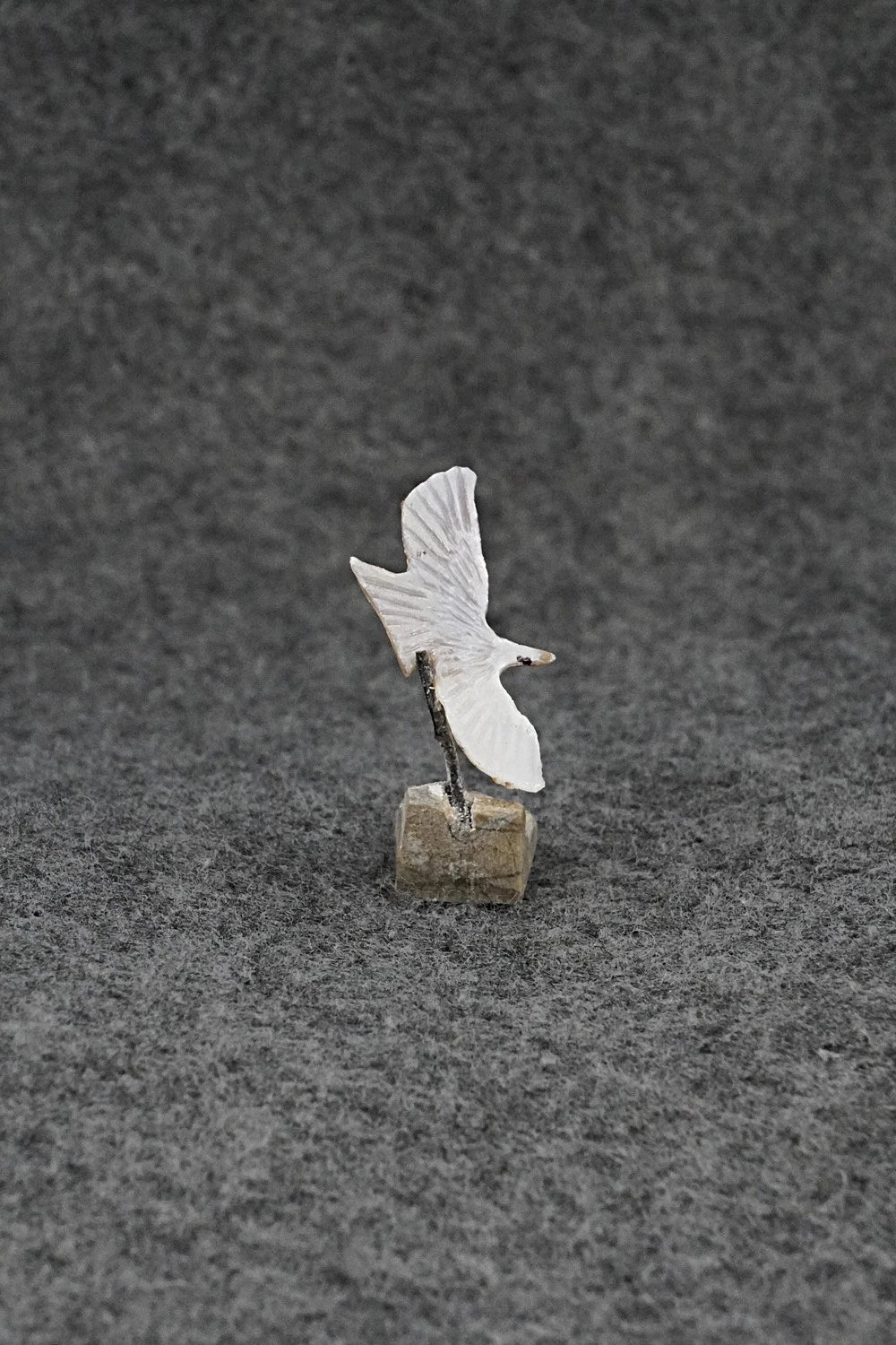Eagle Zuni Fetish Carving - Ruben Najera