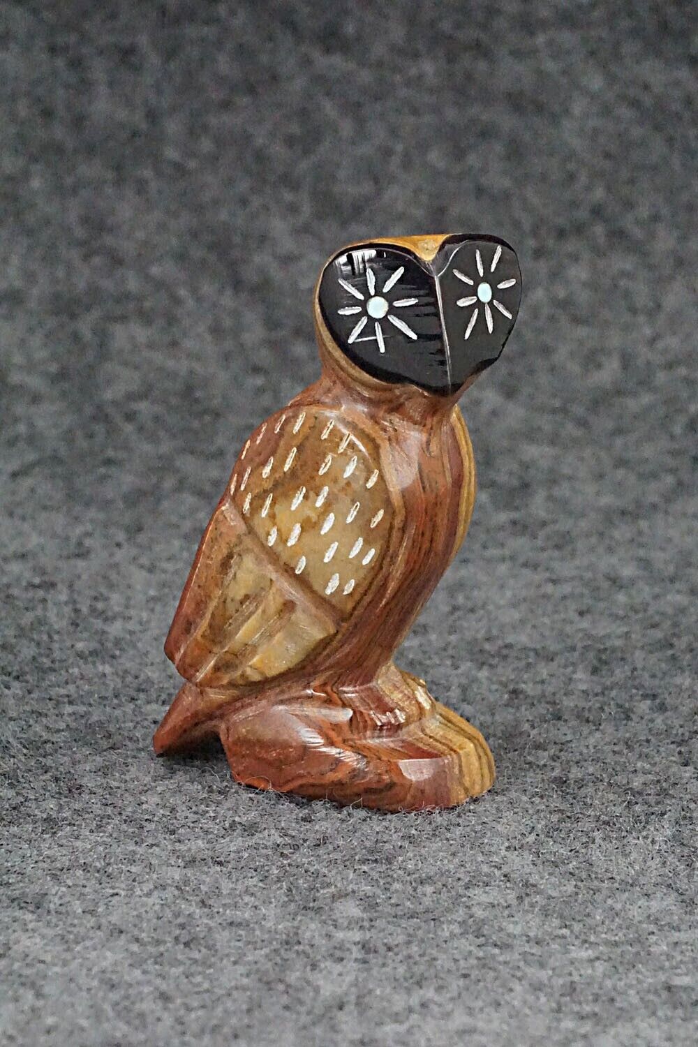 Owl Zuni Fetish Carving - Enrike Leekya