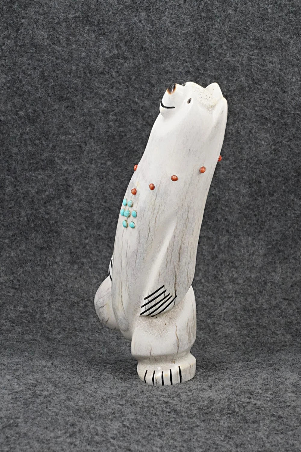 Bear Zuni Fetish Carving - Claudia Peina