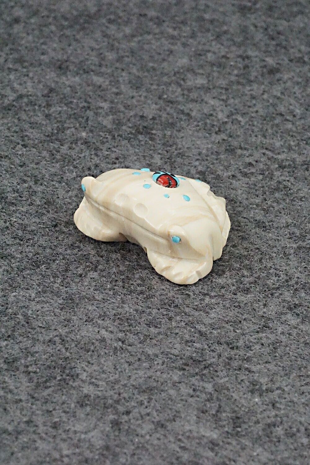 Frog Zuni Fetish Carving - Danette Laate