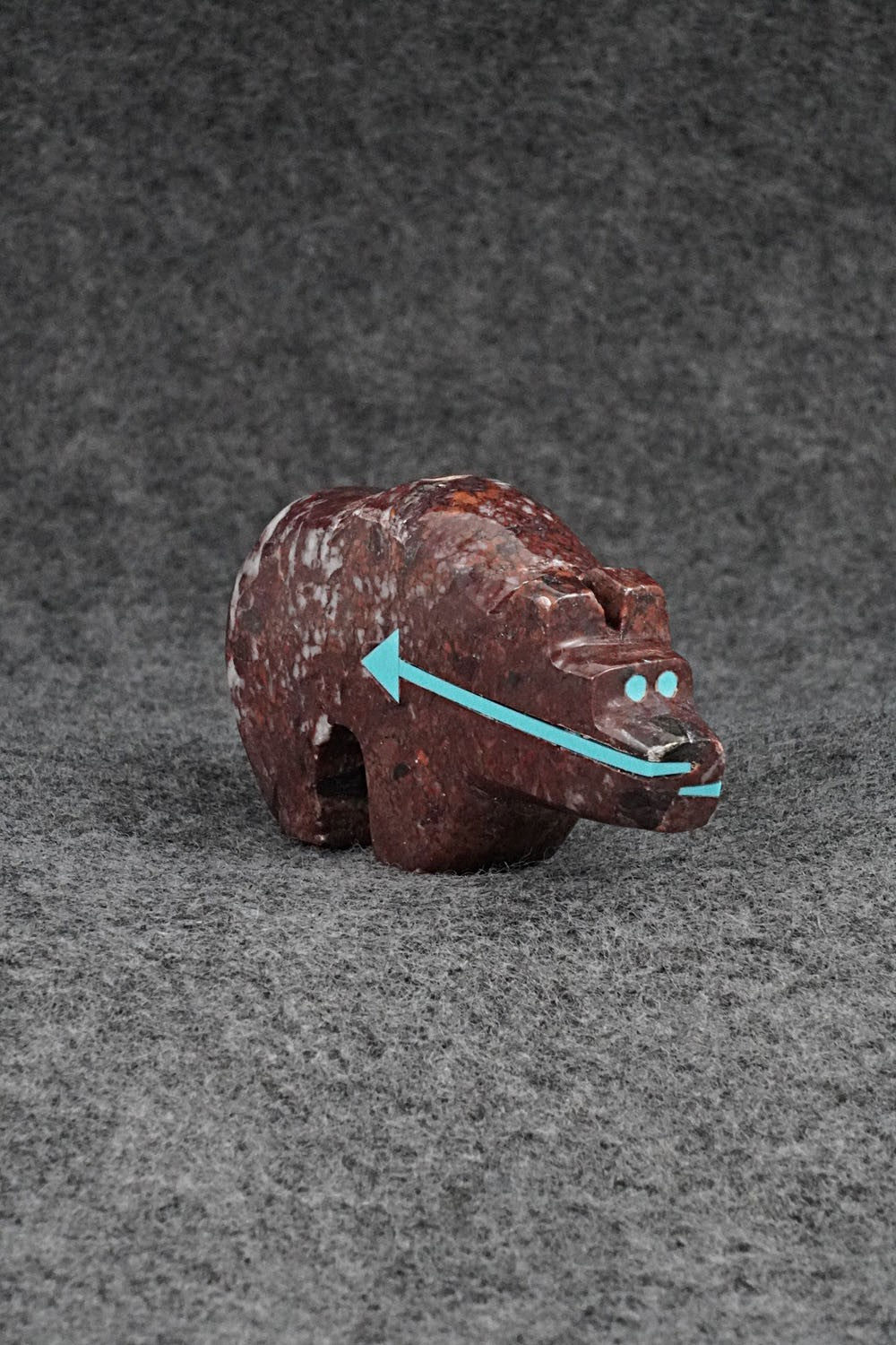 Bear Zuni Fetish Carving - Bernard Laiwakete