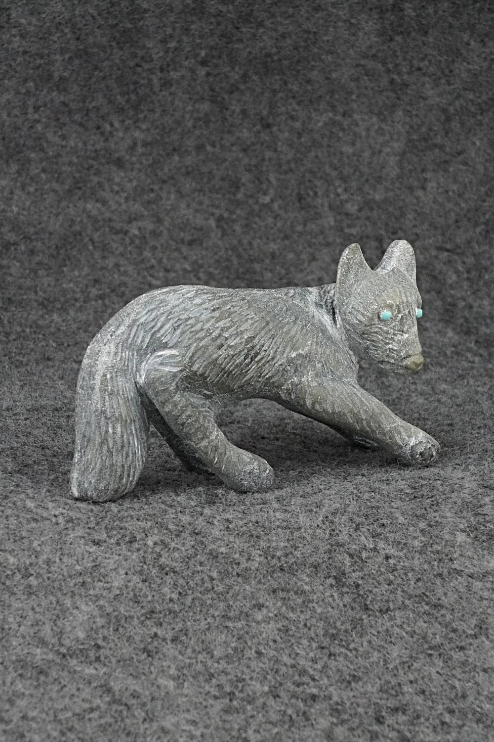 Wolf Zuni Fetish Carving - Wilfred Cheama