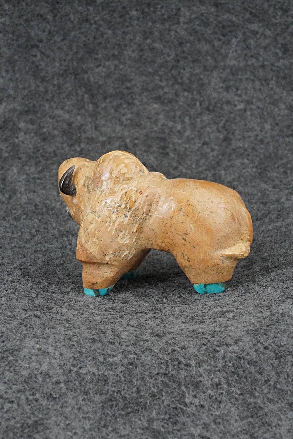 Buffalo Zuni Fetish Carving - Freddie Leekya