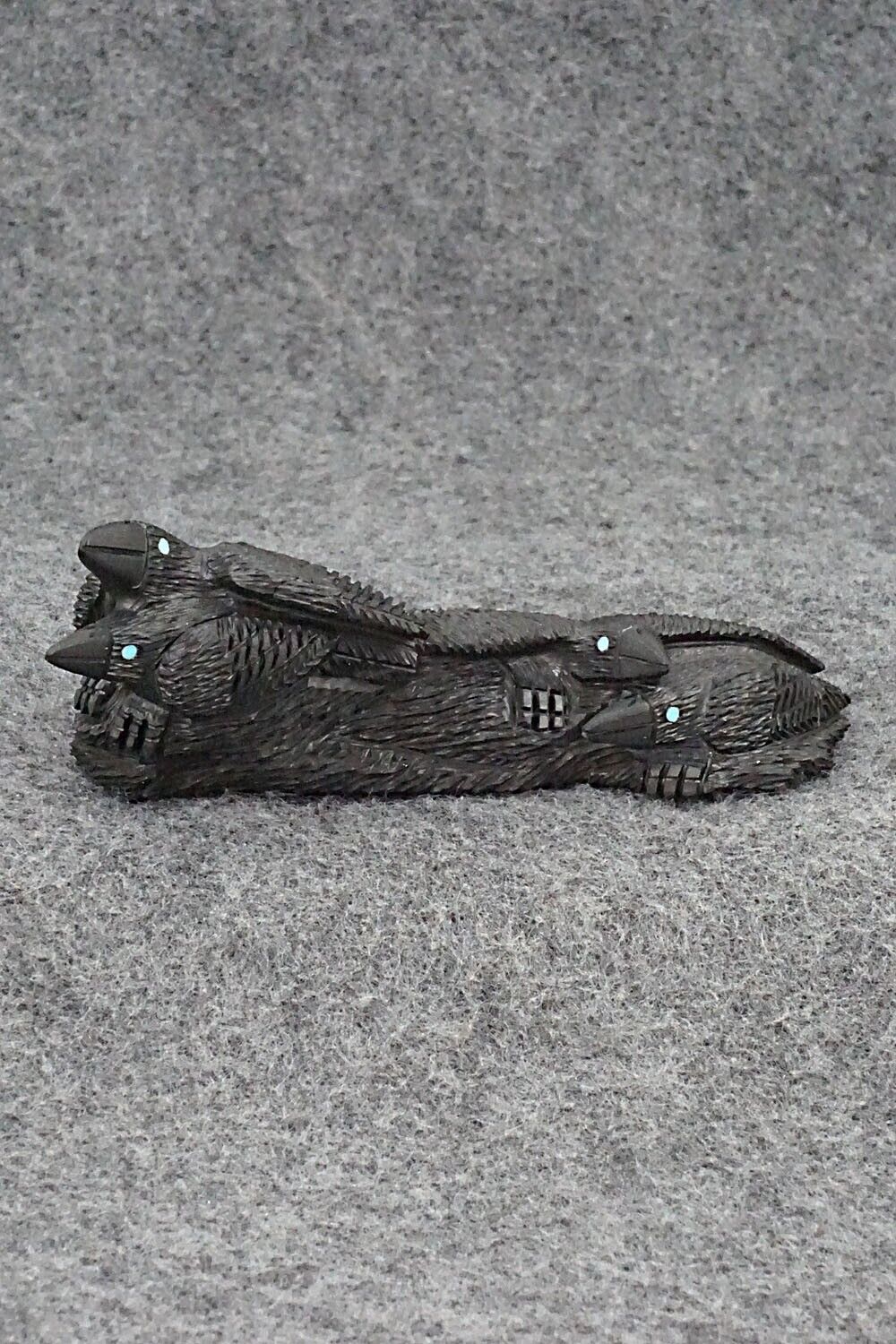 Crows Zuni Fetish Carving - Destry Siutza