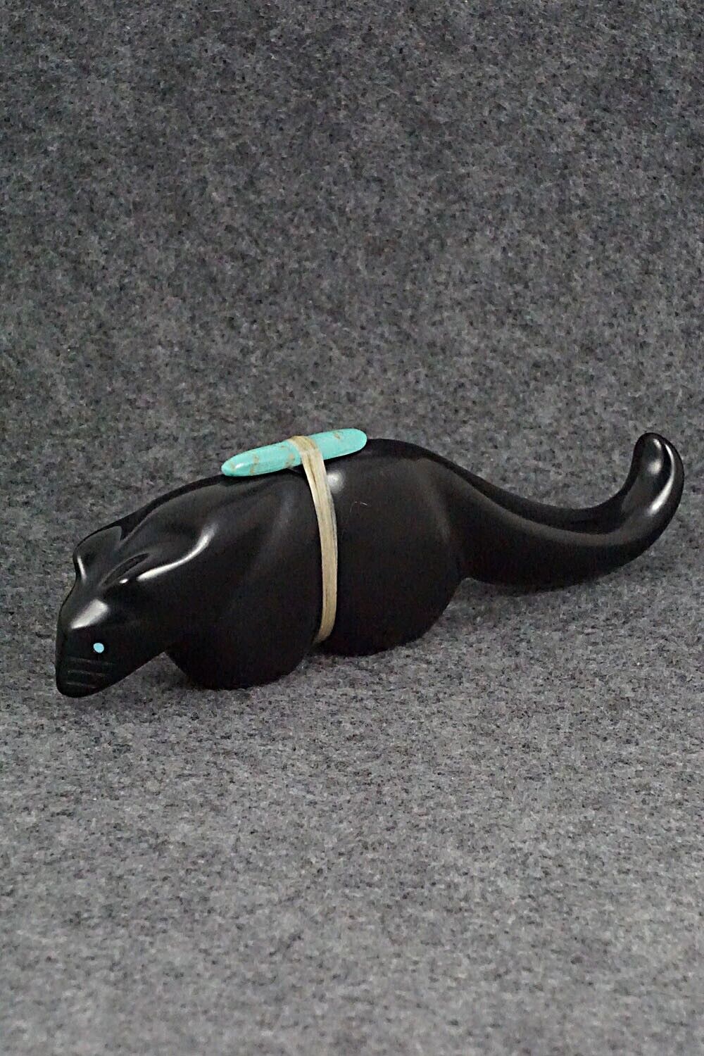 Mountain Lion Zuni Fetish Carving - Herbert Halate