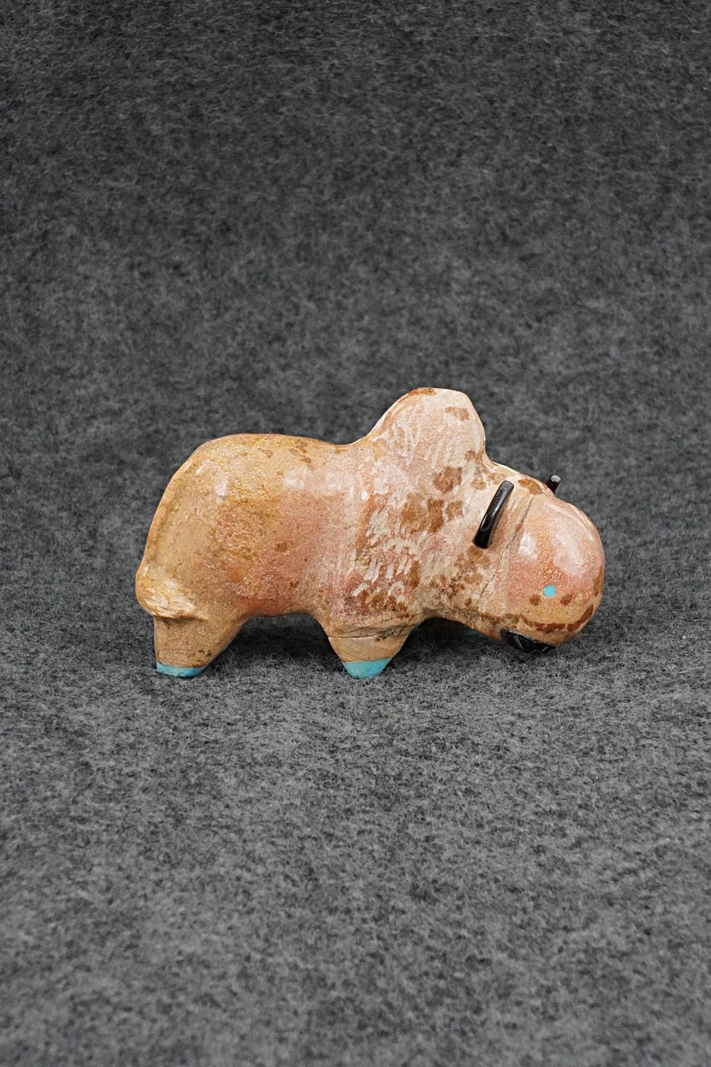 Buffalo Zuni Fetish Carving - Freddie Leekya