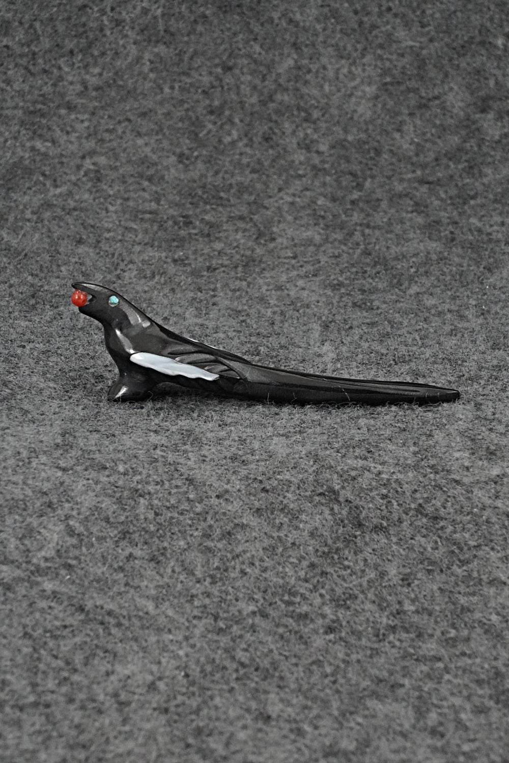 Crow Zuni Fetish Carving - Calvert Bowanie