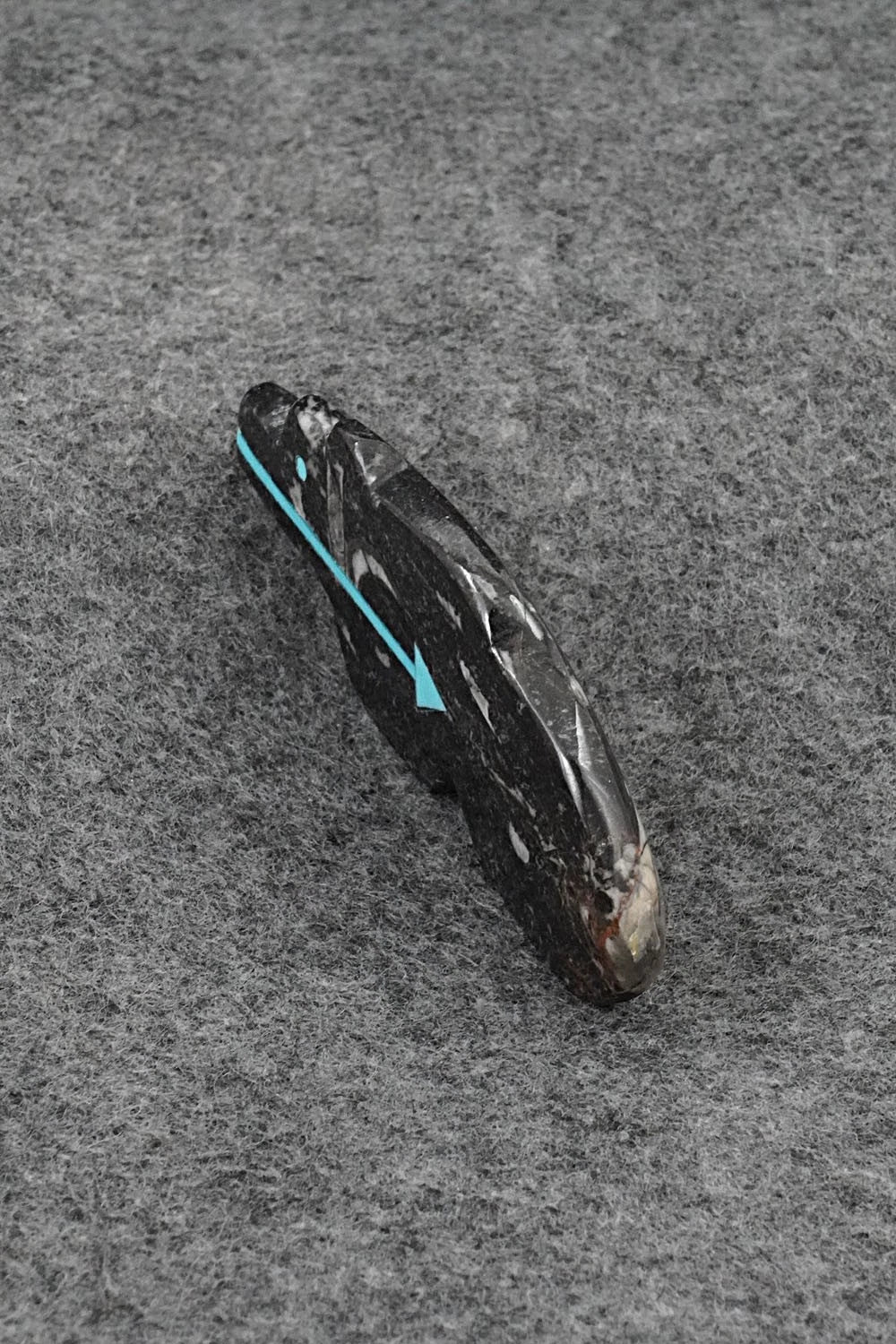 Bear Zuni Fetish Carving - Bernard Laiwakete