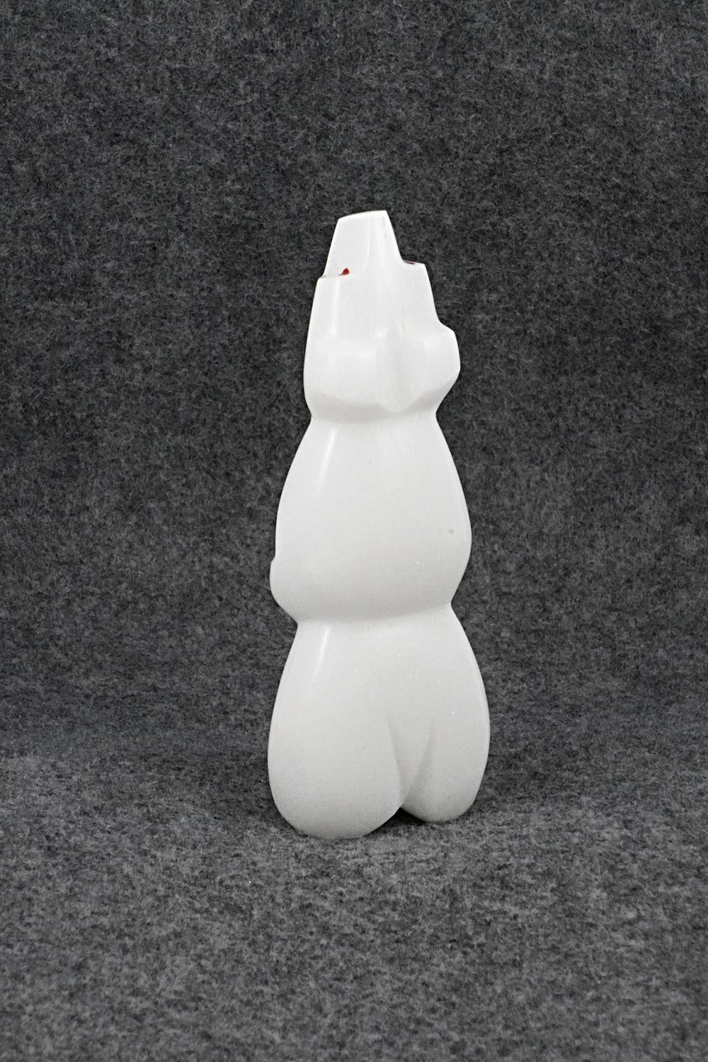 Bear Zuni Fetish Carving - Kenric Laiwakete