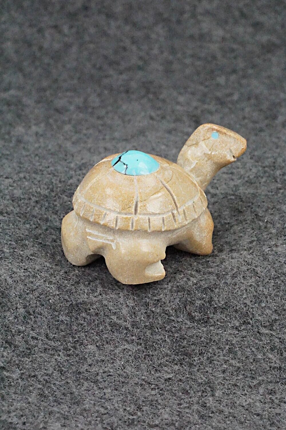 Turtle Zuni Fetish Carving - Freddie Leekya