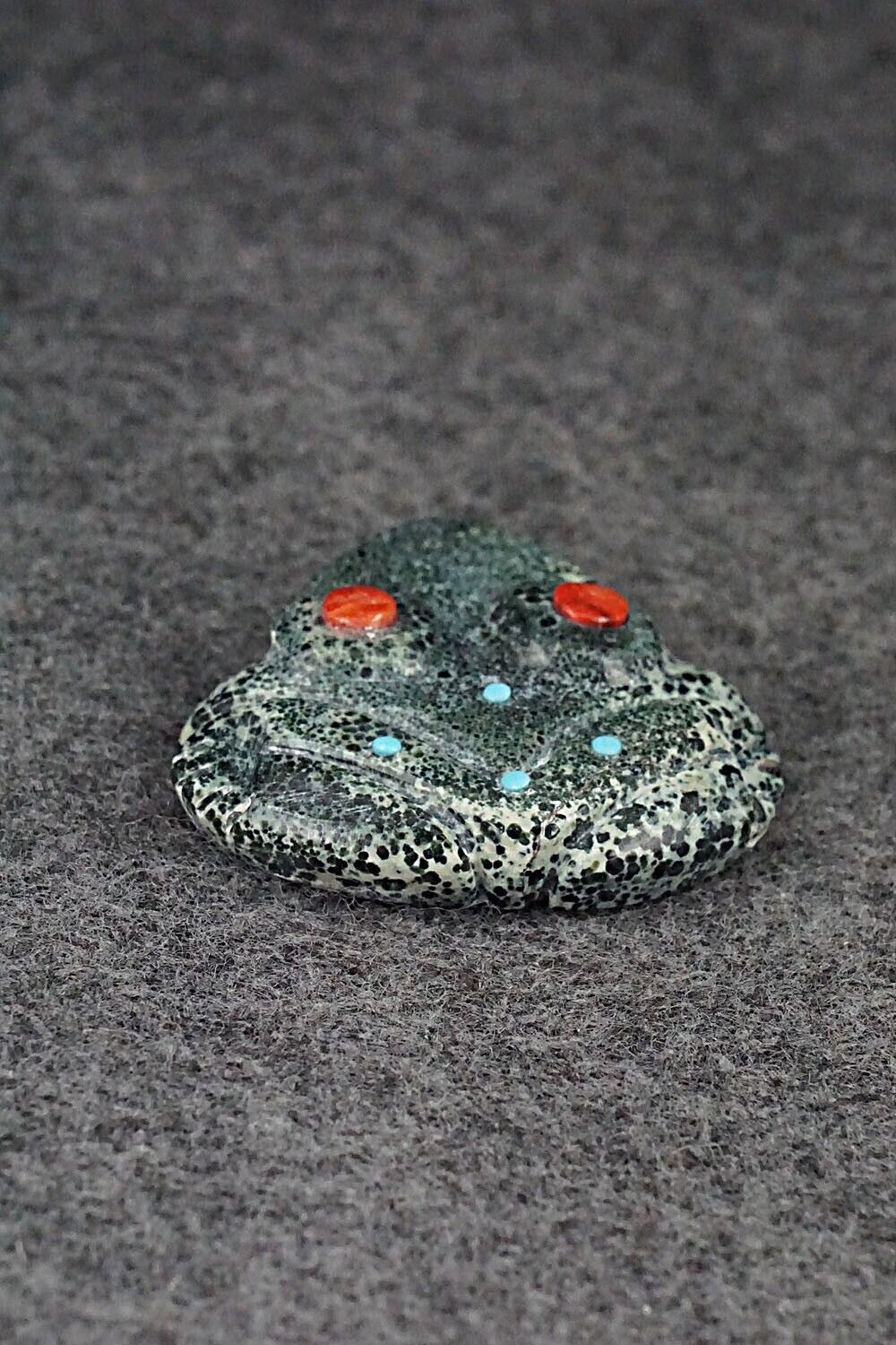 Frog Zuni Fetish Carving - Reynold Lunasee