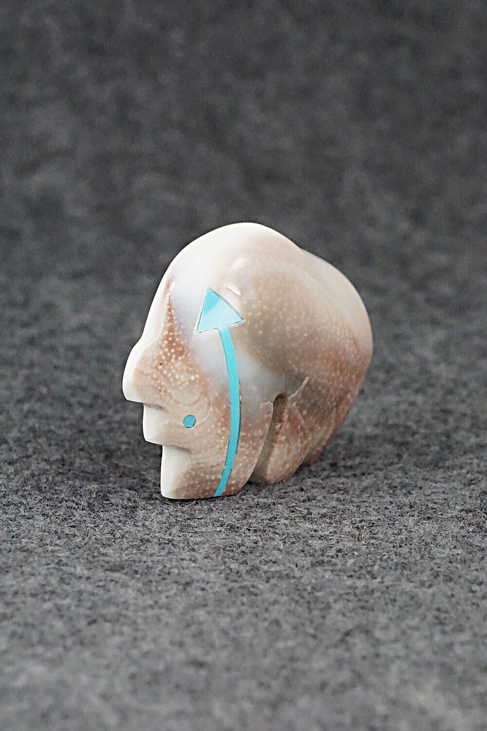 Bear Zuni Fetish Carving - Bernard Laiwakete