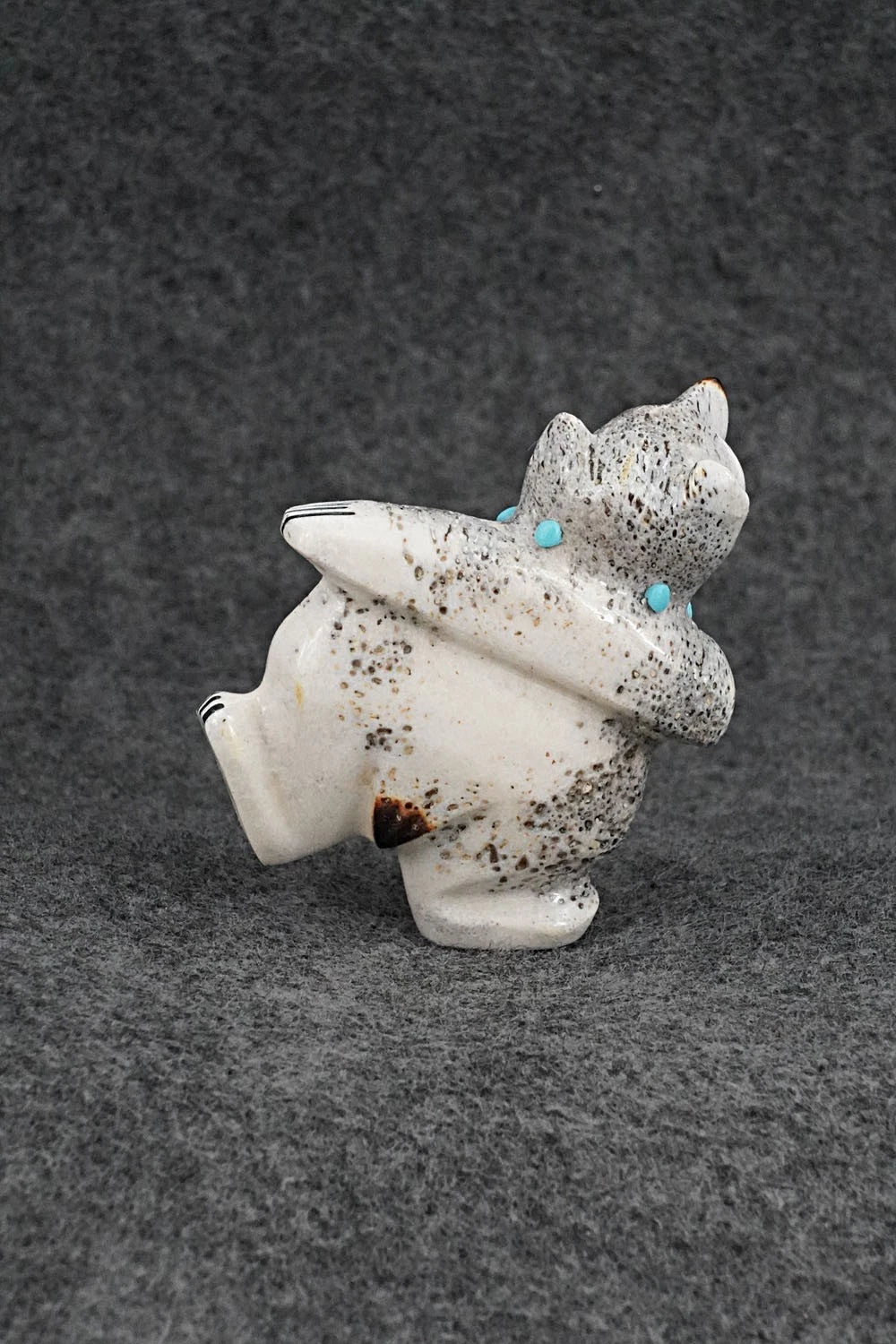 Bear Zuni Fetish Carving - Claudia Peina