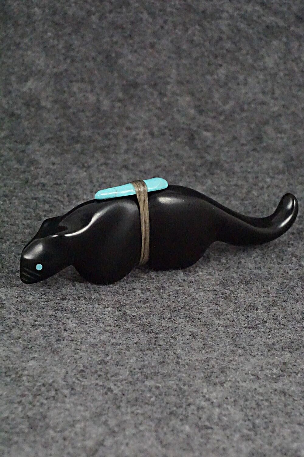 Mountain Lion Zuni Fetish Carving - Herbert Halate