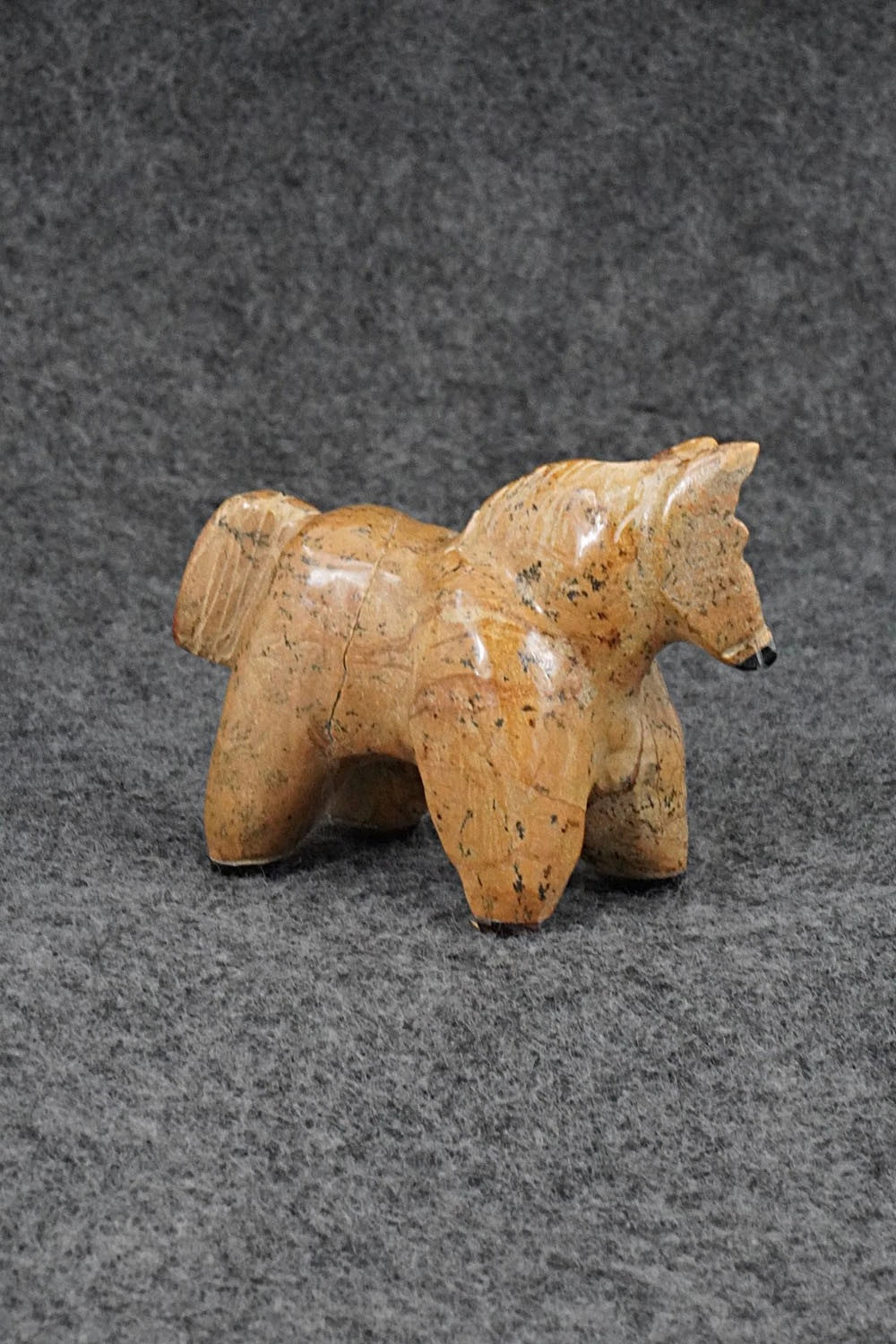 Horse Zuni Fetish Carving - Freddie Leekya