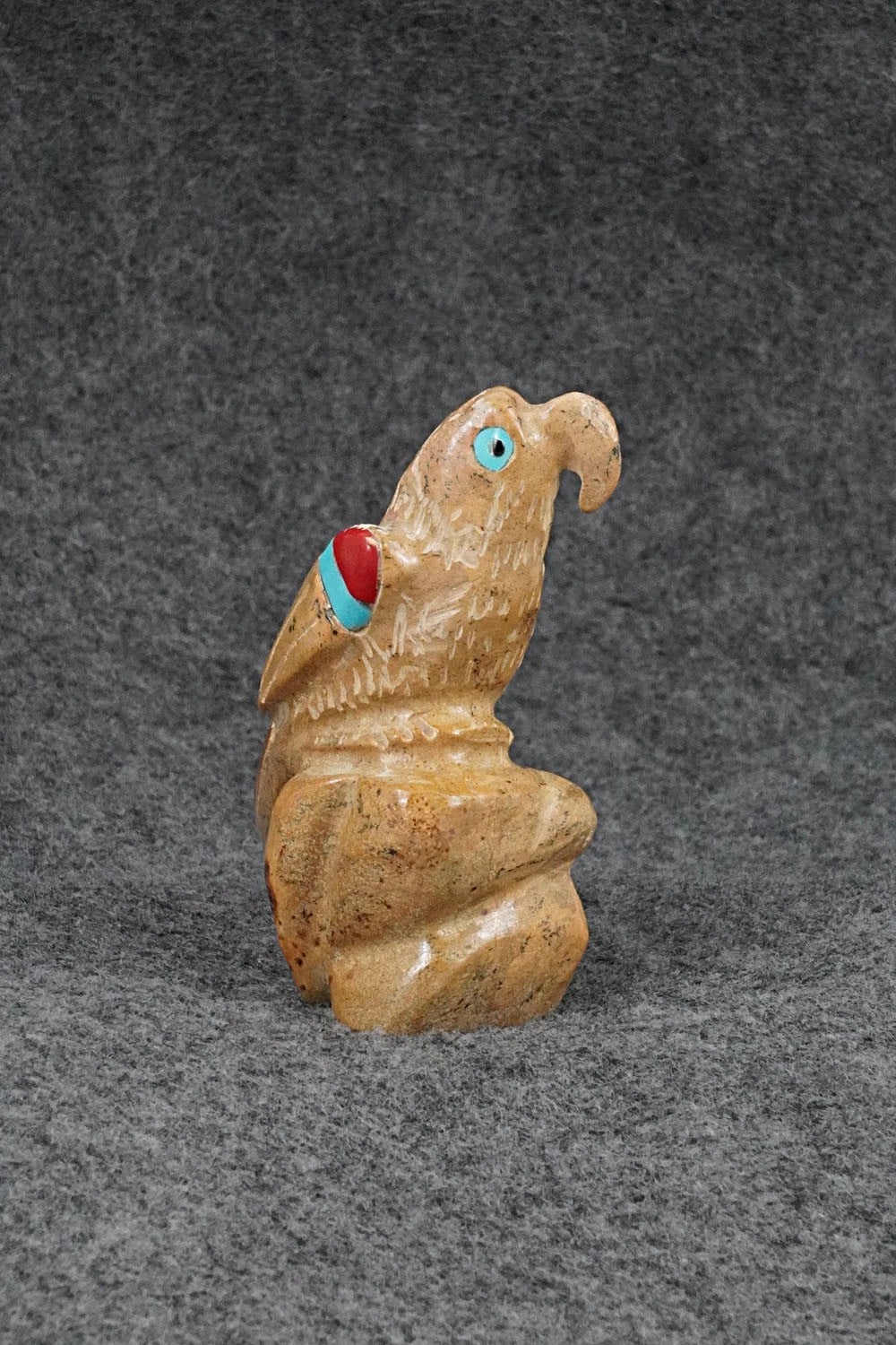 Parrot Zuni Fetish Carving - Freddie Leekya