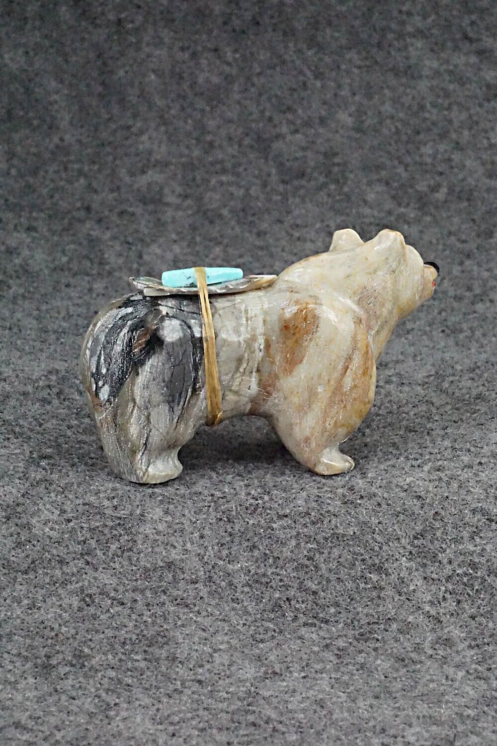 Bear Zuni Fetish Carving - Freddie Leekya