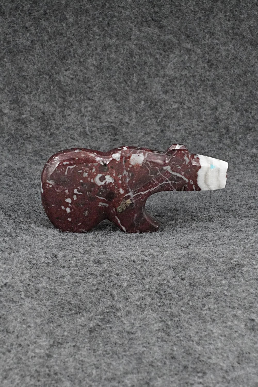 Bear Zuni Fetish Carving - Kenric Laiwakete