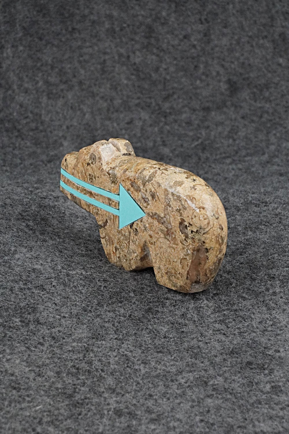 Bear Zuni Fetish Carving - Bernard Laiwakete