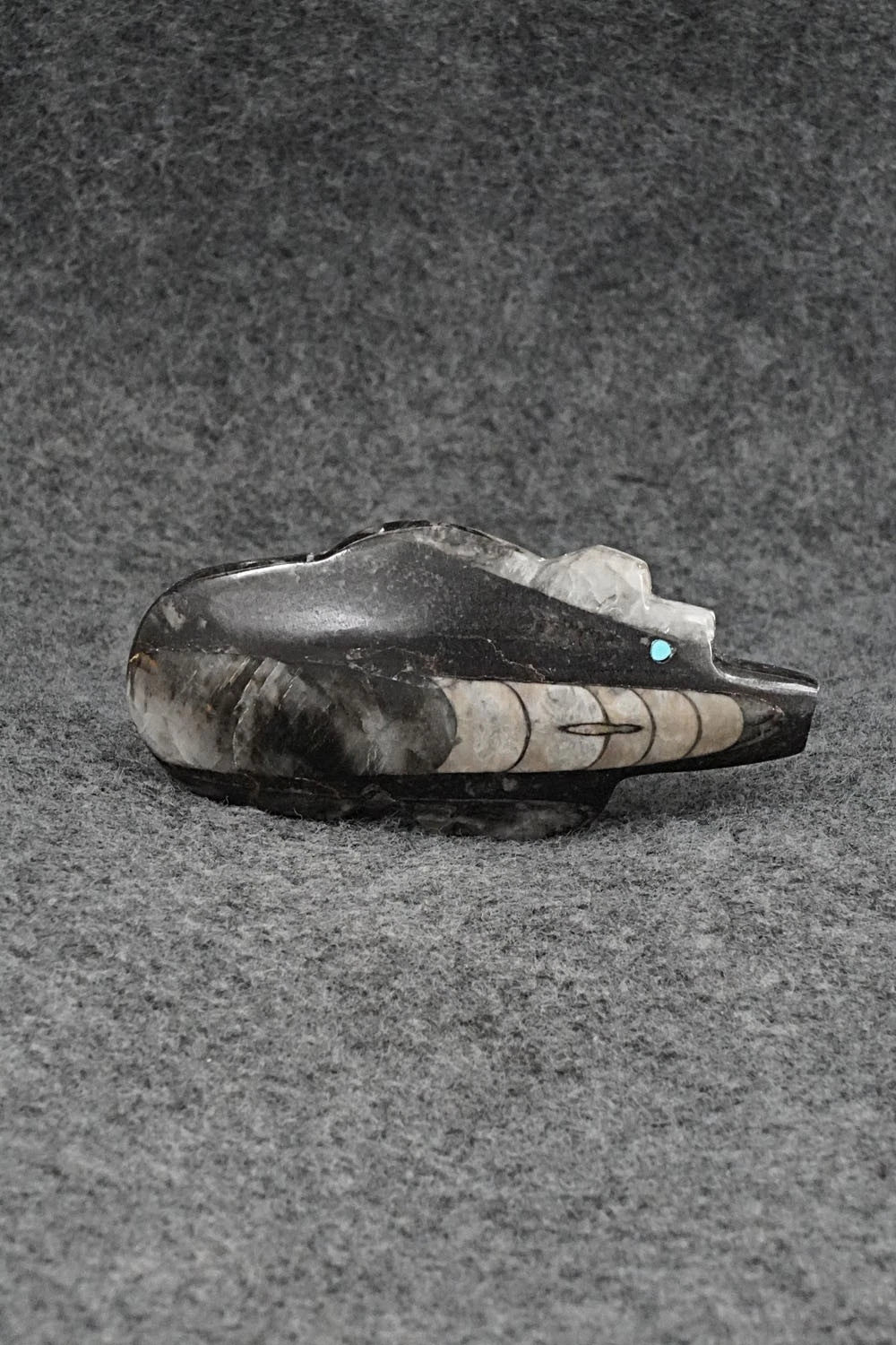 Bear Zuni Fetish Carving - Bernard Laiwakete