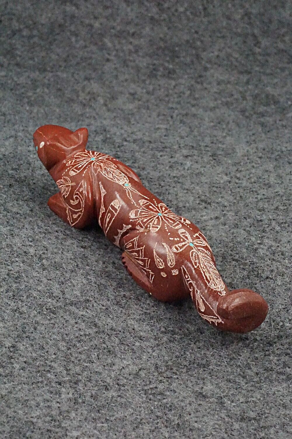 Mountain Lion Zuni Fetish Carving - Adrian Cachini