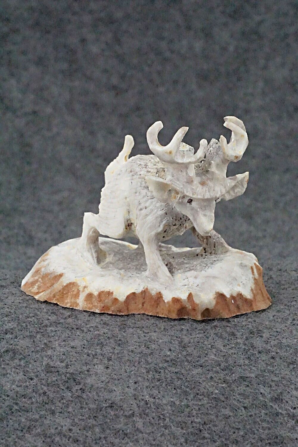 Deer Zuni Fetish Carving - Lewis Malie Jr.
