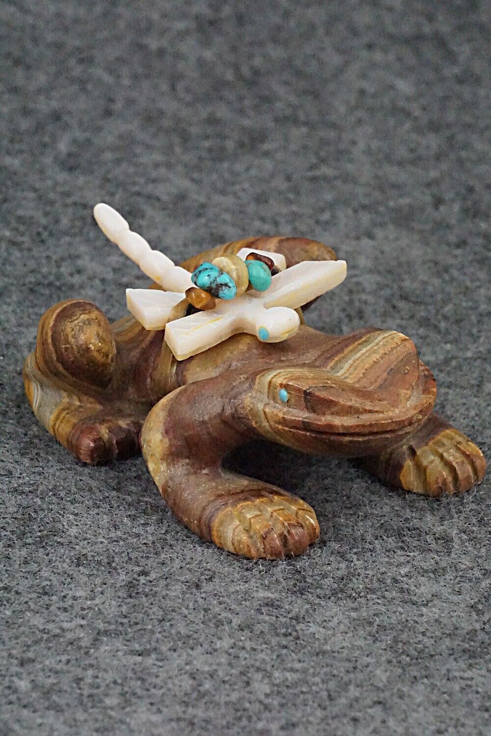 Frog with Dragonfly Zuni Fetish Carving - Douglas Martza